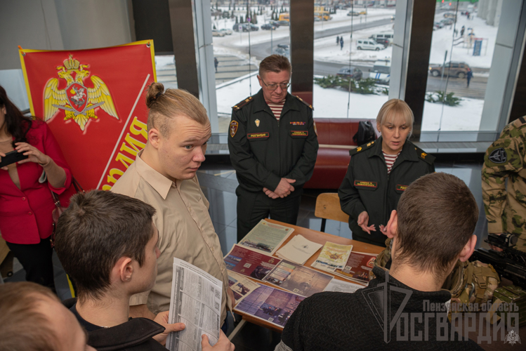 В Пензе росгвардейцы провели масштабное мероприятие в преддверии Дня Героев Отечества