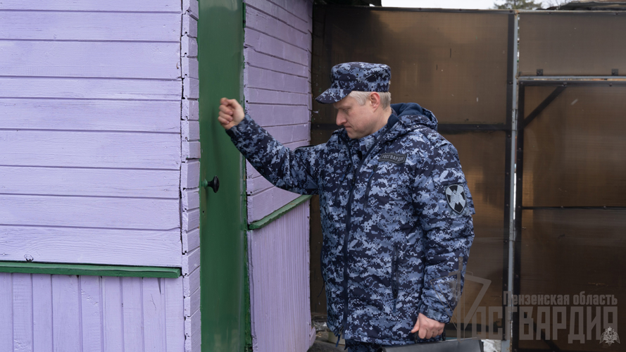 В период долгих зимних каникул росгвардейцы советуют жителям Пензенской области вспомнить правила безопасного обращения с оружием