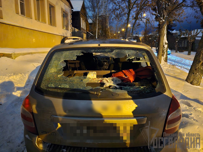 В Пензе росгвардейцы задержали виновника в повреждении припаркованных автомобилей