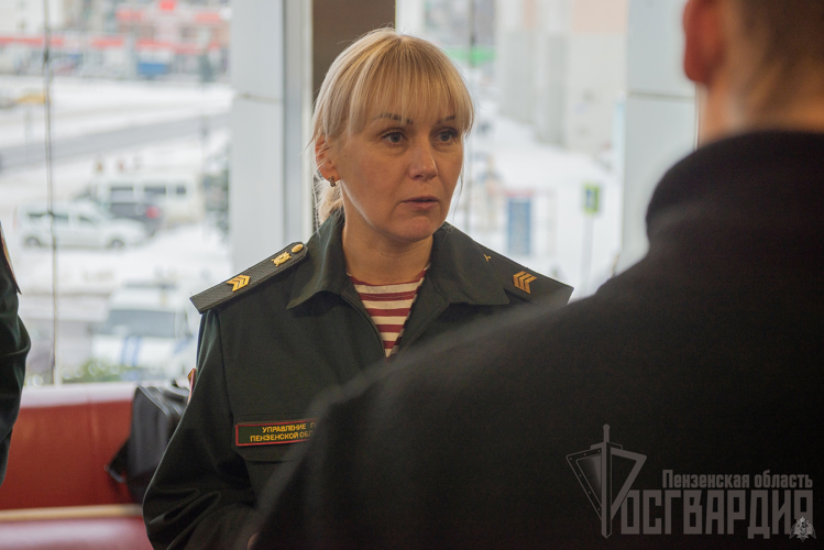 В Пензе росгвардейцы рассказали студентам об обучении в ведомственных учебных заведениях