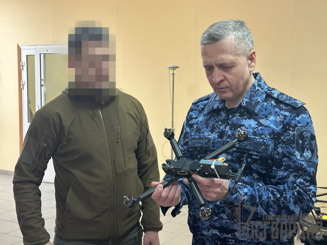 В Пензе представители Росгвардии ознакомились с опытными образцами беспилотников, которые разрабатываются в регионе