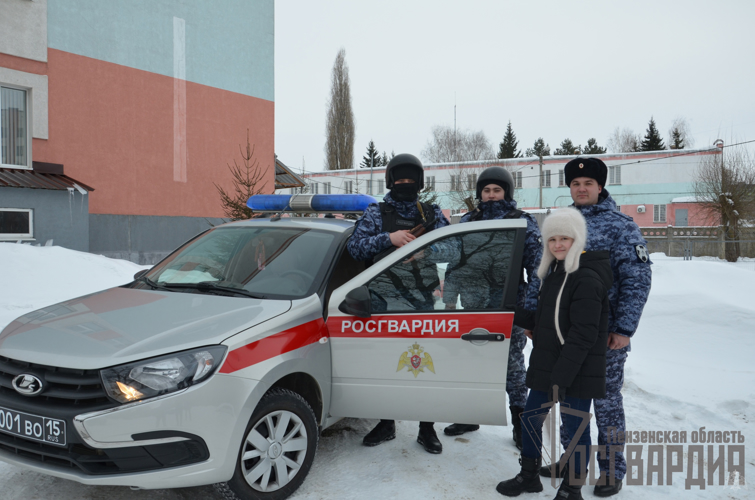 В Пензе юный корреспондент побывал в гостях у вневедомственной охраны Росгвардии