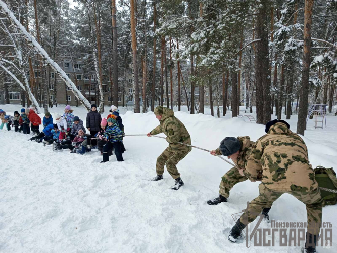В Пензенской области сотрудники и военнослужащие Росгвардии проводят тематические мероприятия в рамках ежегодной патриотической акции «Неделя мужества»
