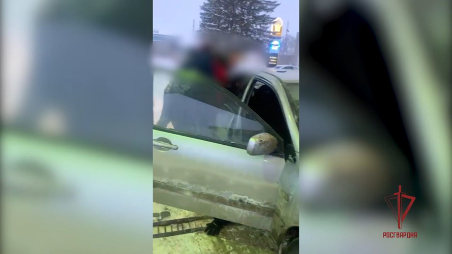 12 килограмм наркотиков изьяли пензенские полицейские и росгвардейцы у закладчиков, приехавших в регион (видео)