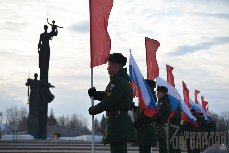 Начальник Управления Росгвардии по Пензенской области принял участие в памятной церемонии, посвященной Дню защитника Отечества