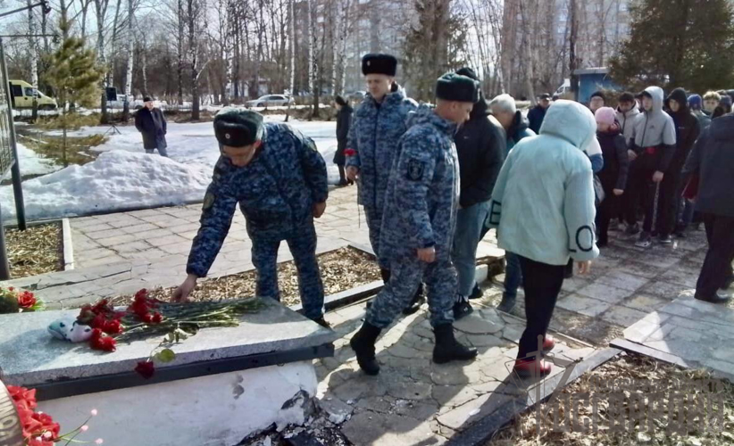 В Пензенской области сотрудникам Росгвардии вручили грамоты и благодарности