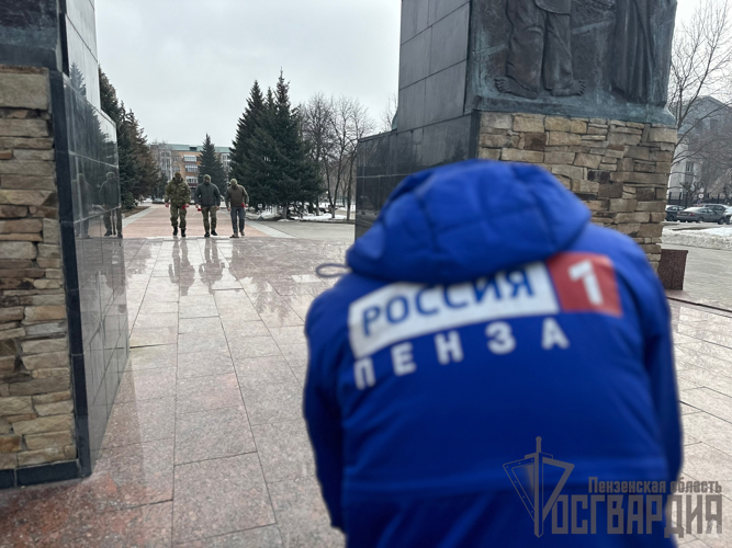 Телесюжет ТРК "Экспресс": Росгвардейцы продолжают проводить встречи с подрастающим поколением, а также с представителями региональных средств массовой информации (видео)