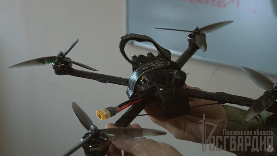 В Пензе спецподразделения Росгвардии показали подготовку операторов FPV-дронов