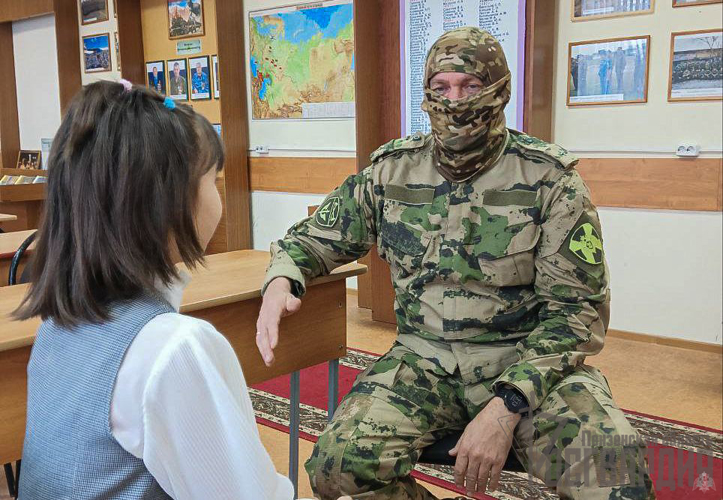 В рамках реализации ведомственной акции "Дни Росгвардии" пензенские школьники встретились с бойцами спецназа