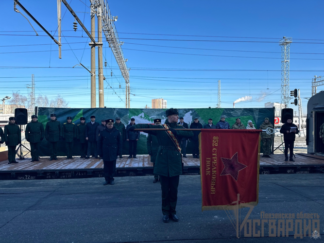В Пензе росгвардейцы посетили тематический поезд «Сила в правде»