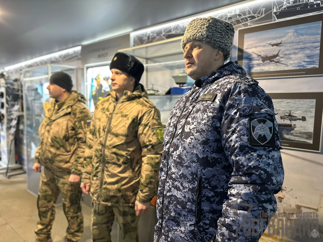 В Пензе росгвардейцы посетили тематический поезд «Сила в правде»