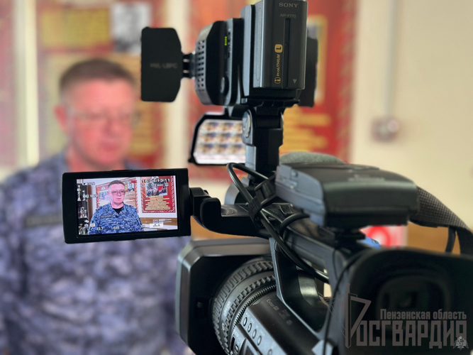 В Пензе офицер Росгвардии провел брифинг о поступлении на службу по контракту