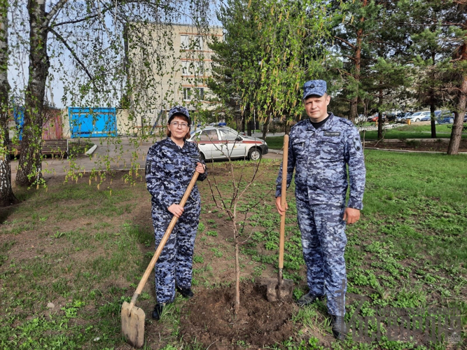 В Пензенской области сотрудники вневедомственной охраны Росгвардии поддержали всероссийскую акцию «Сад Памяти»