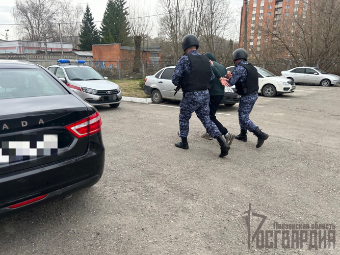 В Пензе сотрудники вневедомственной охраны Росгвардии рассказали студентам о своей службе