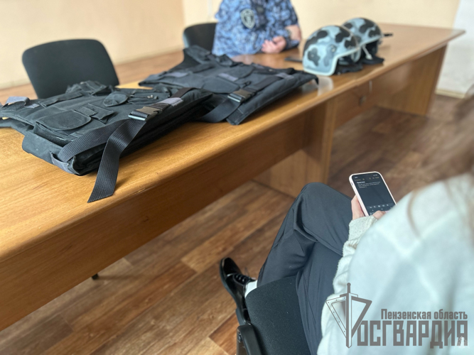 В Пензе сотрудники вневедомственной охраны Росгвардии рассказали студентам о своей службе