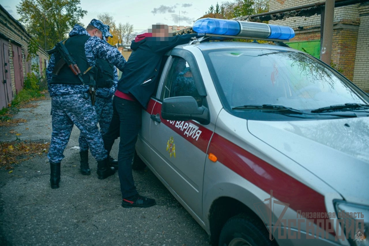 В Пензе сотрудниками Росгвардии задержан мужчина, похитивший у своей сводной сестры денежные средства