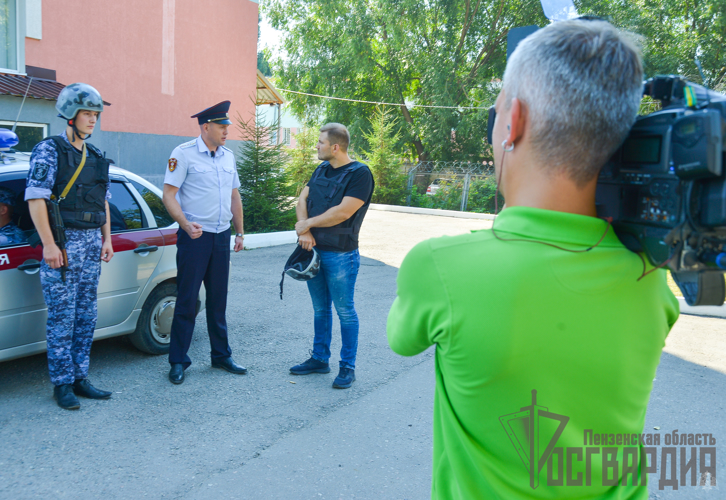 В Пензе съёмочная группа телерадиокомпании понаблюдала за практической тренировкой сотрудников Росгвардии 