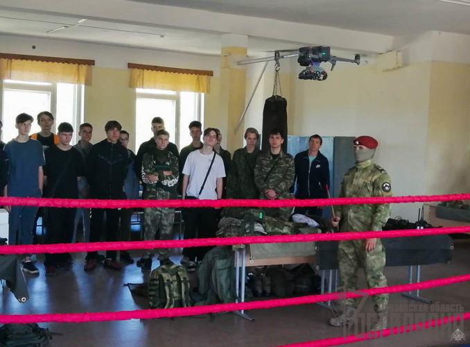 В Пензенской области военнослужащие Росгвардии провели мастер-класс для школьников