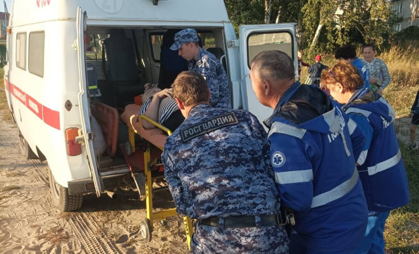 Не прошли мимо: в Пензенской области росгвардейцы помогли пожилой женщине, сломавшей ногу на улице