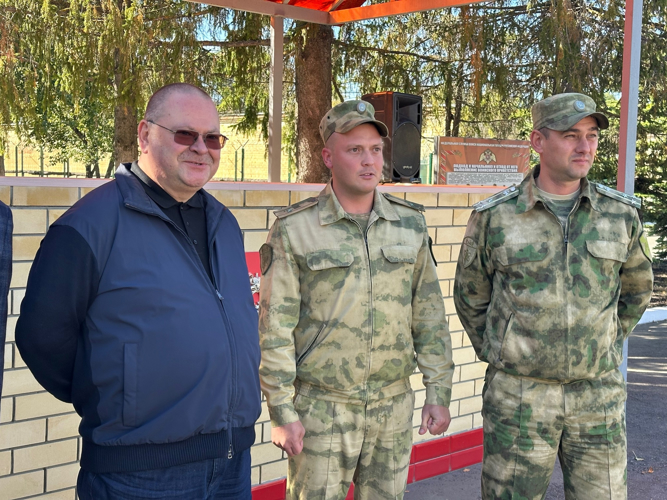 Губернатор Олег Мельниченко посетил воинскую часть Росгвардии города Заречного Пензенской области