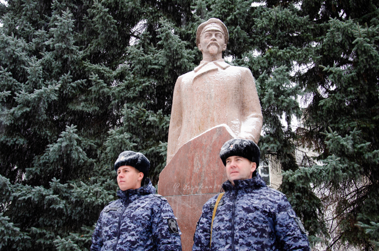 Пензенские росгвардейцы обеспечивают охрану общественного порядка во время проведения Дня народного единства