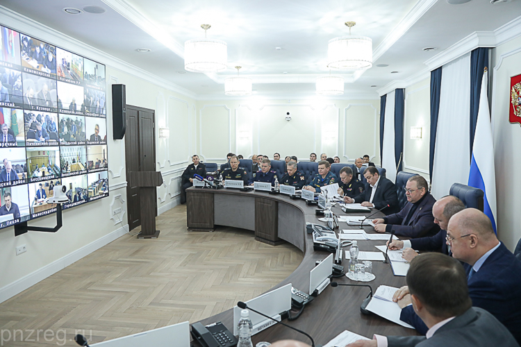 Представители Росгвардии приняли участие в проведении заседания Антитеррористической комиссии и Оперативного штаба в Пензенской области (видео)