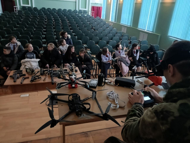 Для пензенских школьников организовали экскурсию на базе ОМОН «Страж» Росгвардии