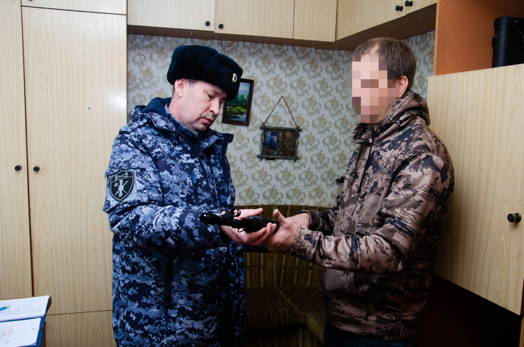 Росгвардейцы напоминают жителям Пензенской области об основных требованиях к хранению и ношению оружия 