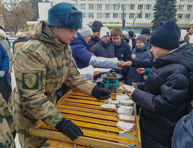 В Пензенской области военнослужащие Росгвардии присоединились к Всероссийской акции «Блокадный хлеб»