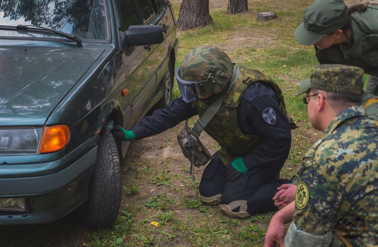 Андрей Лугинин поздравил сотрудников инженерной службы Росгвардии с профессиональным праздником