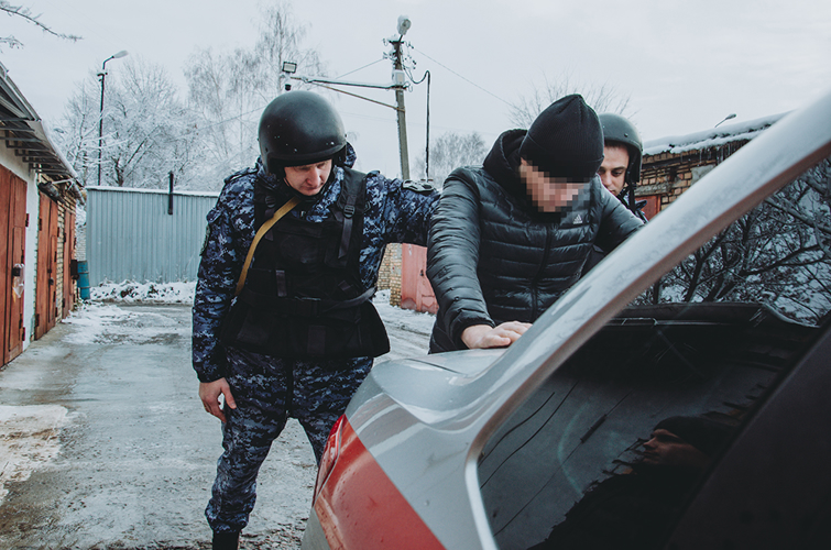 Житель Пензы избил незнакомую девушку в баре 