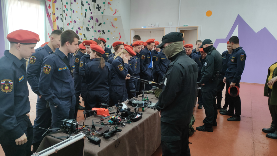 Спецназ Росгвардии организовали показательное выступление БПЛА для студентов Пензенского колледжа транспортных технологий