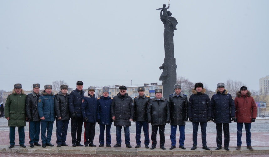 Начальник Управления Росгвардии по Пензенской области принял участие в церемонии, посвященной Дню защитника Отечества