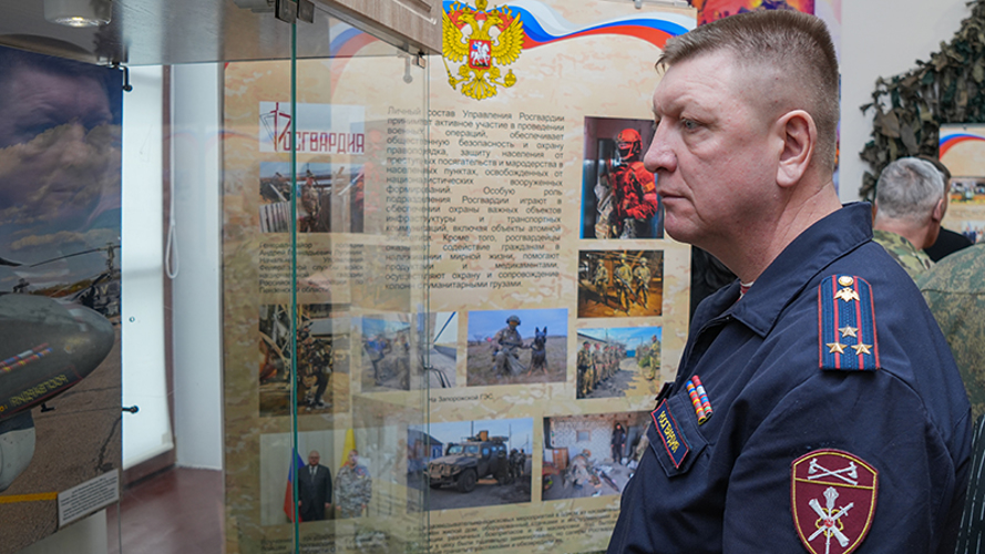 В Пензенском краеведческом музее открылась патриотическая экспозиция «Своих не бросаем» при участии Росгвардии