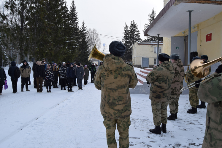 День открытых дверей в воинской части Росгвардии: школьники Пензенской области на один день стали защитниками Отечества
