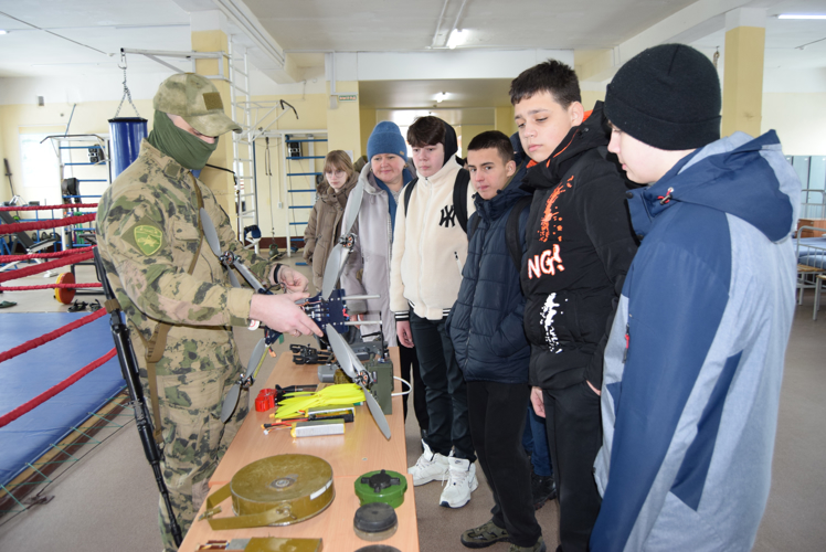 День открытых дверей в воинской части Росгвардии: школьники Пензенской области на один день стали защитниками Отечества