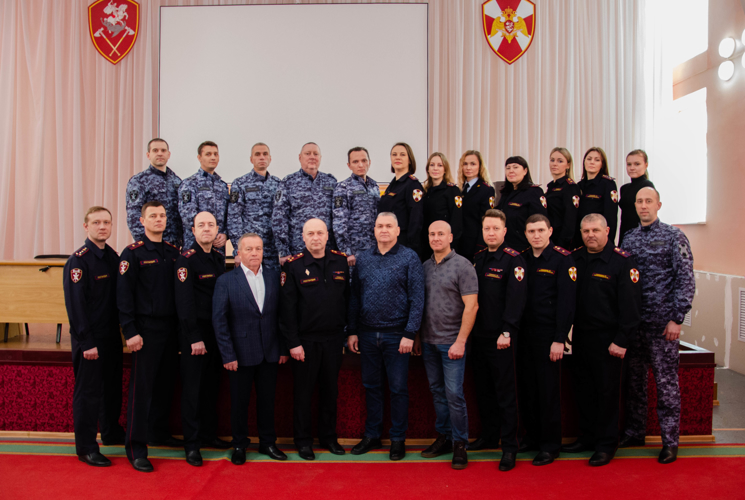 В Пензе подразделения государственного контроля и лицензионно-разрешительной работы Росгвардии отметили свой профессиональный праздник