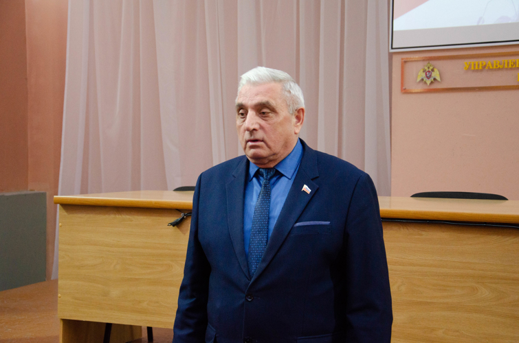 В Пензе сотрудникам и ветеранам Росгвардии вручили ведомственные награды в честь Дня войск национальной гвардии РФ