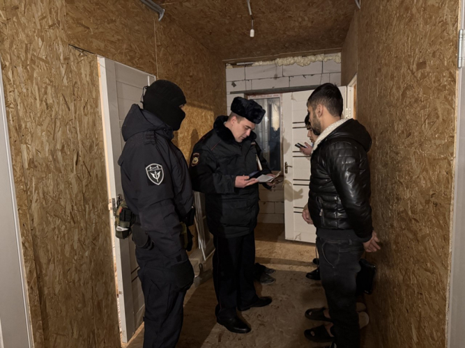 В Пензе при поддержке спецназа Росгвардии провели проверку документов у граждан ближнего зарубежья 