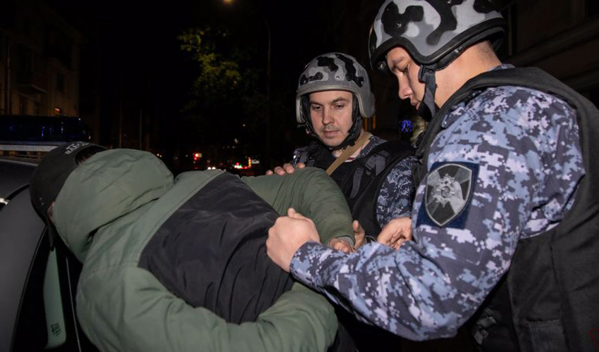 Трое пензенцев нанесли телесные повреждения курьеру службы доставки еды и отобрали велосипед у его коллеги  