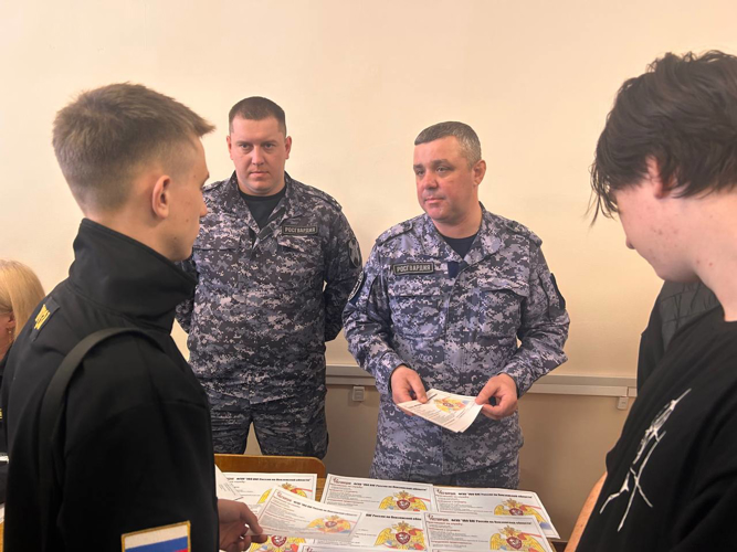 Пензенским студентам рассказали, как поcтупить на службу в Росгвардию