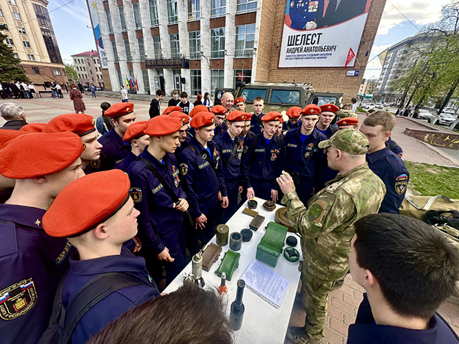 В Пензе допризывная молодежь познакомилась с подразделениями Росгвардии (видео)
