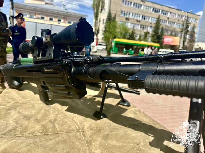 В Пензе допризывная молодежь познакомилась с подразделениями Росгвардии (видео)
