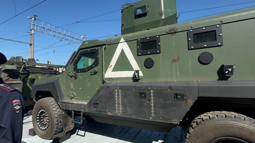 В Пензе росгвардейцы встретили поезд «Единство в памяти. Сила в подвиге!», дополнив праздничную программу выставкой и профориентационными активностями (видео)