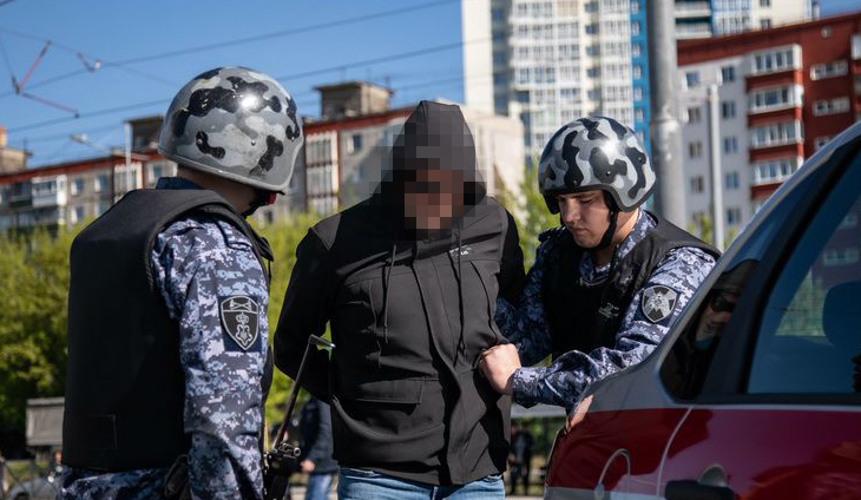 В Пензе росгвардейцы задержали неадекватного молодого человека, провоцировавшего охранников ТЦ