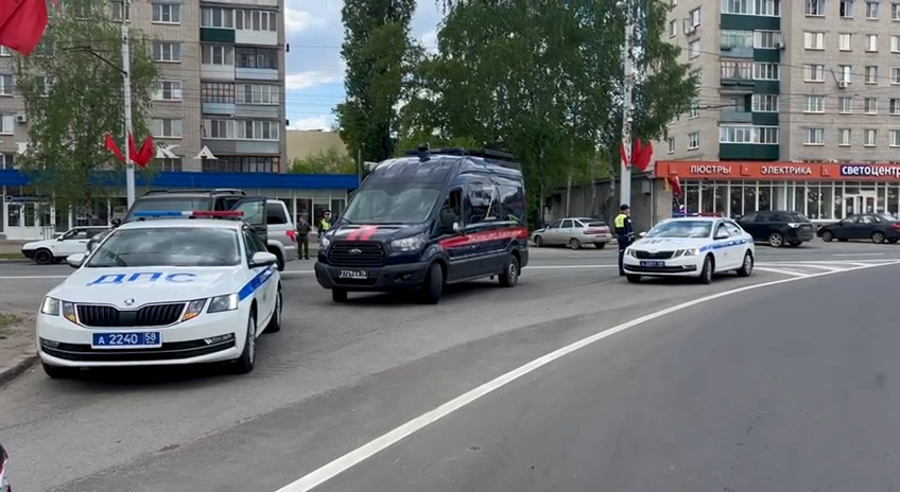 При поддержке ОМОН Росгвардии состоялась проверка автомобилистов в Пензе (видео)
