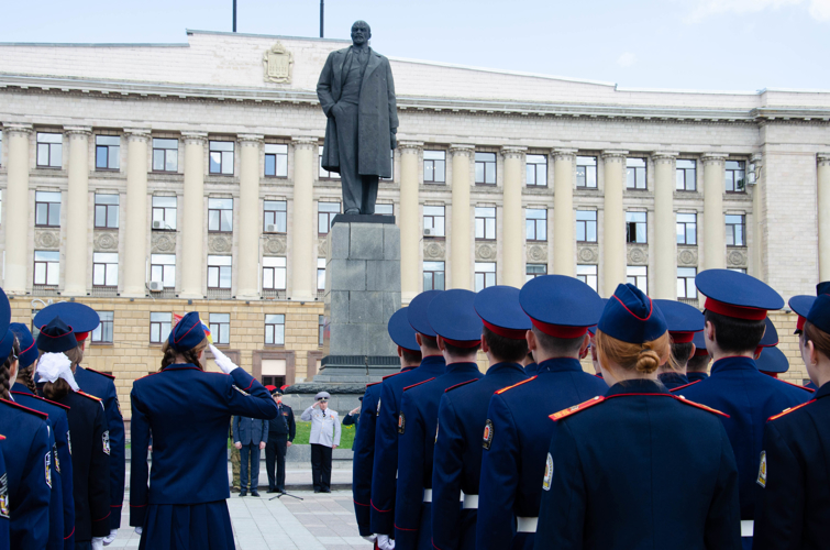 В Пензе сотрудники Росгвардии приняли участие в смотре строевой подготовки кадетов в преддверии 9 Мая