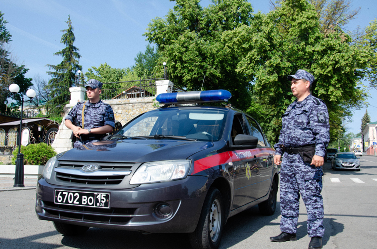 Росгвардейцы обеспечивают безопасность на праздничных мероприятиях в Пензе
