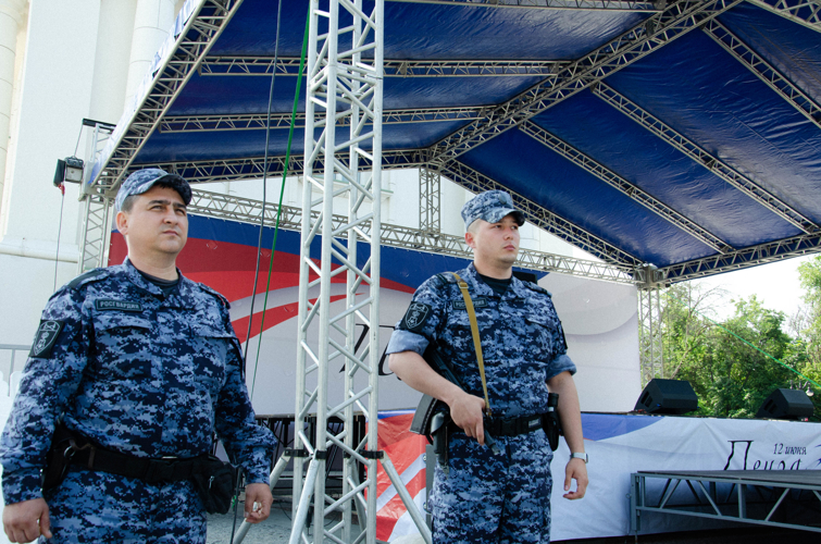 Росгвардейцы обеспечивают безопасность на праздничных мероприятиях в Пензе