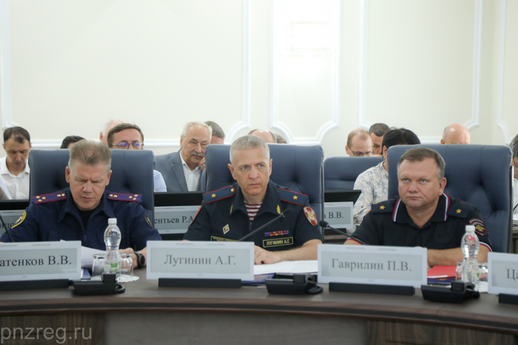 Антитеррористическая комиссия Пензенской области обсудила безопасность праздников с участием Росгвардии региона